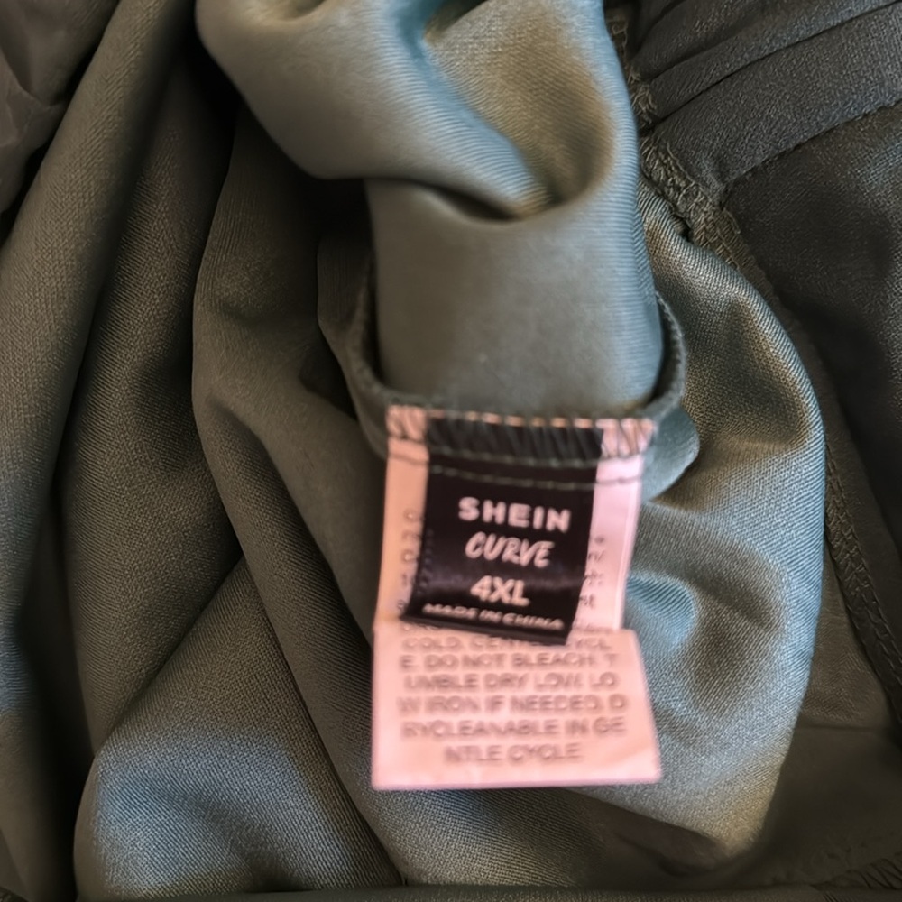 Women's dress pants! - Picture 4 of 4